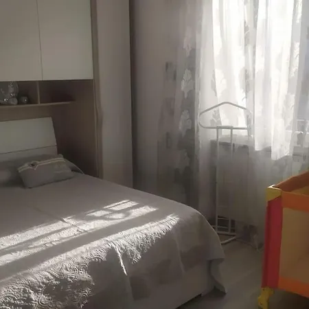 Olga Nel Centro Storico Di Apartament Intra