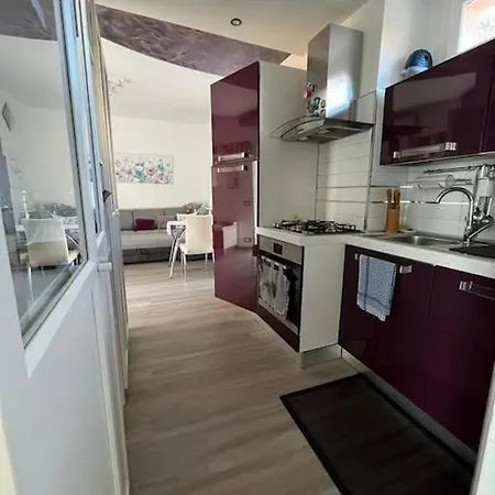 Olga Nel Centro Storico Di Apartament Intra